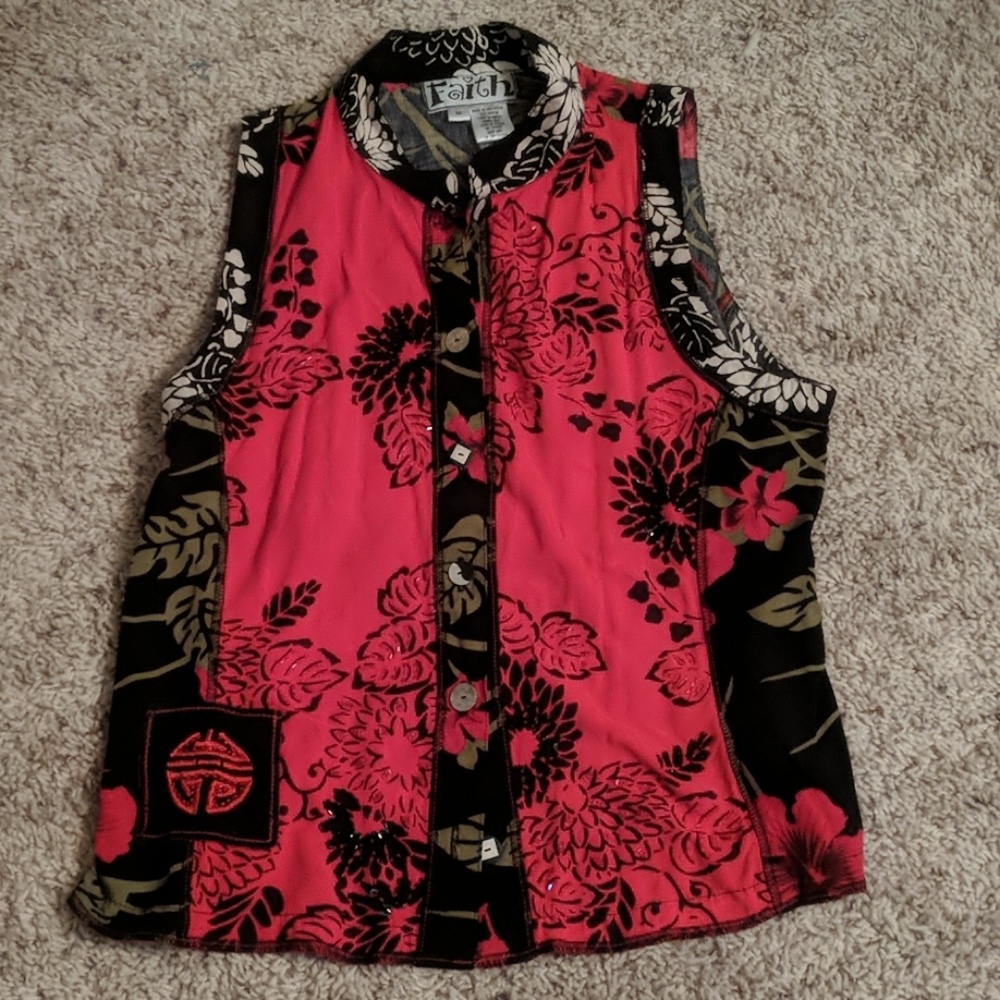 Cute Summer sleeve less top.